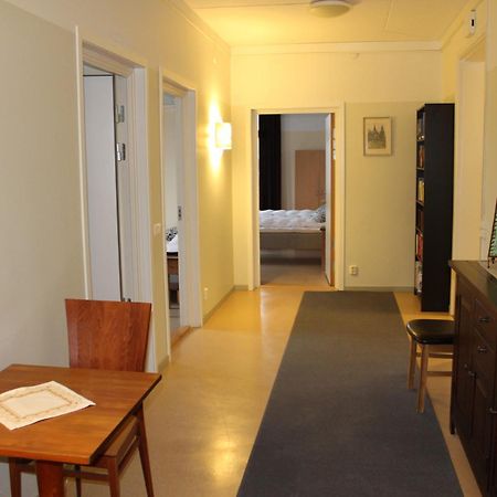 Köping Stationshusets Hotell Och Cafe מראה חיצוני תמונה