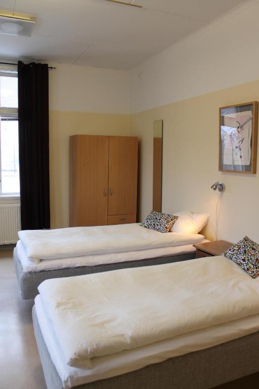 Köping Stationshusets Hotell Och Cafe מראה חיצוני תמונה