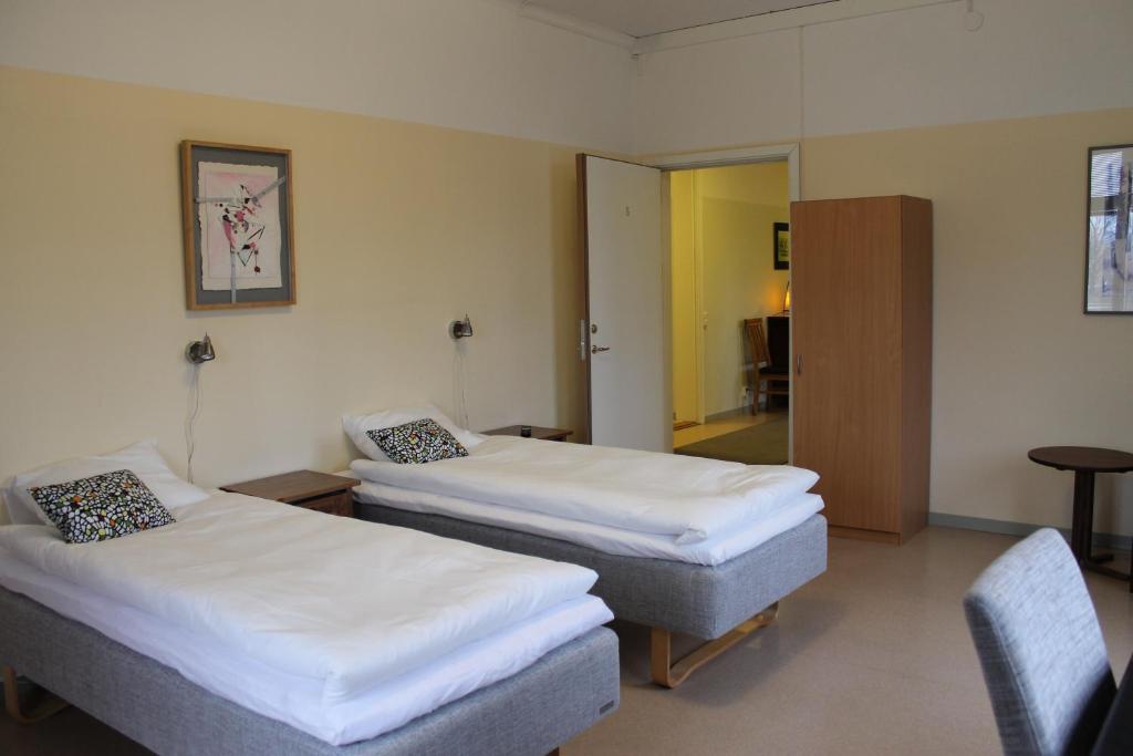 Köping Stationshusets Hotell Och Cafe מראה חיצוני תמונה